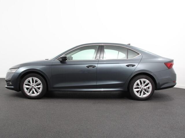 Skoda OCTAVIA 1.0 e-TSI DSG Style | Navigatie | Apple Carplay/Android Auto | Adaptive Cruise Control | Camera | Climate Control | Digitale Cockpit | Stoelverwarming | Lichtmetalen Velgen