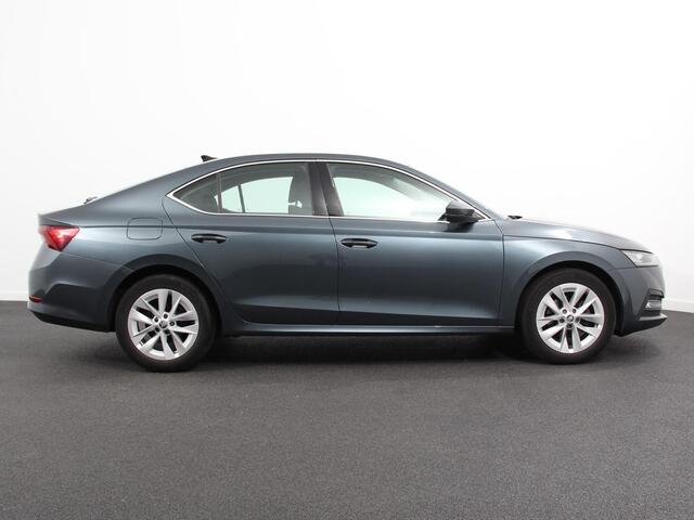 Skoda OCTAVIA 1.0 e-TSI DSG Style | Navigatie | Apple Carplay/Android Auto | Adaptive Cruise Control | Camera | Climate Control | Digitale Cockpit | Stoelverwarming | Lichtmetalen Velgen