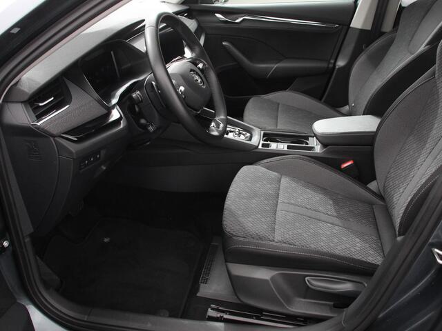 Skoda OCTAVIA 1.0 e-TSI DSG Style | Navigatie | Apple Carplay/Android Auto | Adaptive Cruise Control | Camera | Climate Control | Digitale Cockpit | Stoelverwarming | Lichtmetalen Velgen