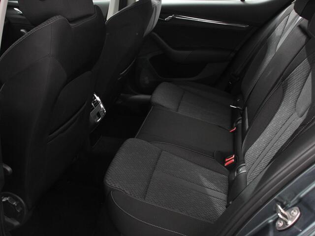 Skoda OCTAVIA 1.0 e-TSI DSG Style | Navigatie | Apple Carplay/Android Auto | Adaptive Cruise Control | Camera | Climate Control | Digitale Cockpit | Stoelverwarming | Lichtmetalen Velgen