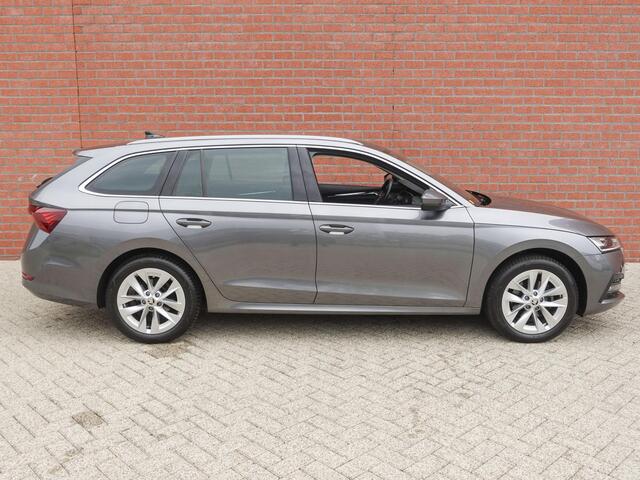 Skoda OCTAVIA Combi 1.0 TSI 110pk Business Edition Plus | Navigatie | Apple Carplay/Android Auto | Camera | Parkeersensoren | Elektrische achterklep | Blind Spot Assist | Adaptive Cruise Control | Virtual Cockpit | Stoelverwarming | Ledverlichting | Sfeerverlichting | 