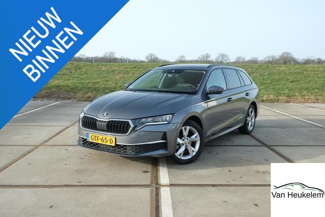 Skoda OCTAVIA Combi 1.5 TSI Edition | TREKHAAK | 17" GEMINI VELGEN | APPLE CAR PLAY | 'SUNSET'