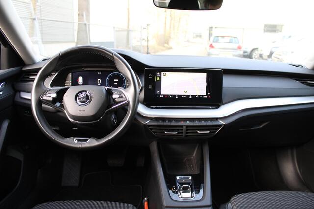 Skoda OCTAVIA Combi 1.0 e-TSI Business Edition LED - Stoelverwarming