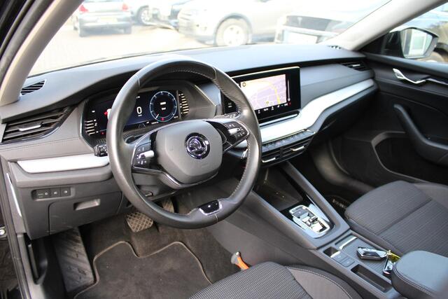 Skoda OCTAVIA Combi 1.0 e-TSI Business Edition LED - Stoelverwarming