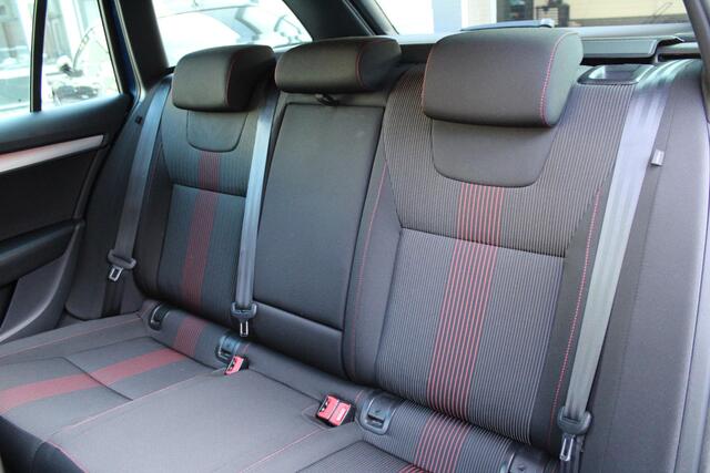 Skoda OCTAVIA Combi 1.5 TSI DSG Sport Trekhaak - Navi