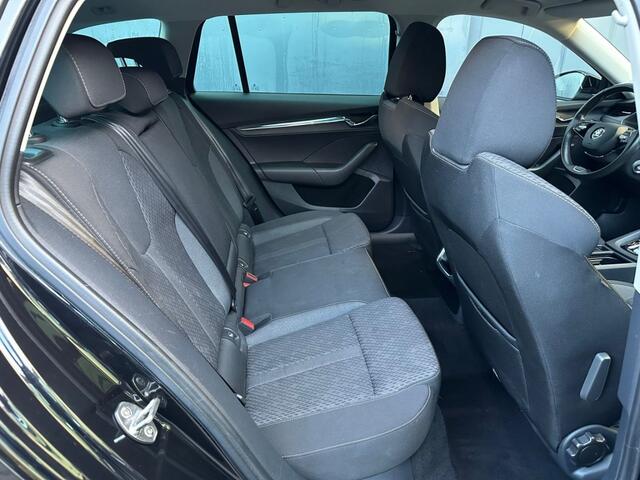 Skoda OCTAVIA 1.5 E-TSI Business Edition