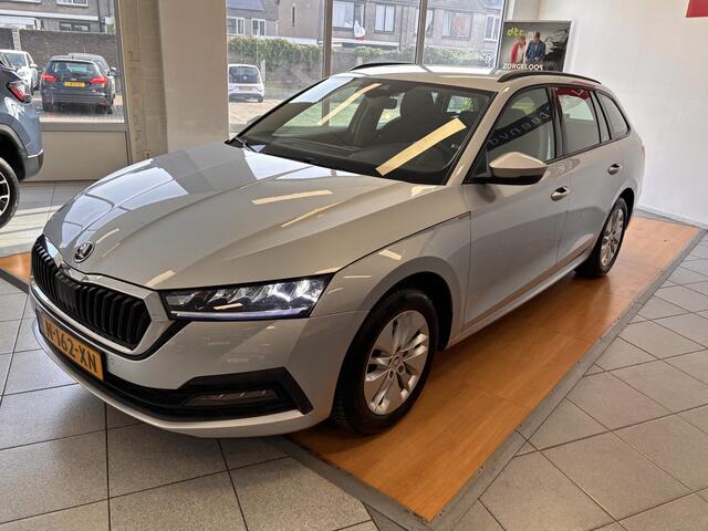 Skoda OCTAVIA Combi 1.0 e-TSI Business Edition - cam - navi - carplay - trekhaak