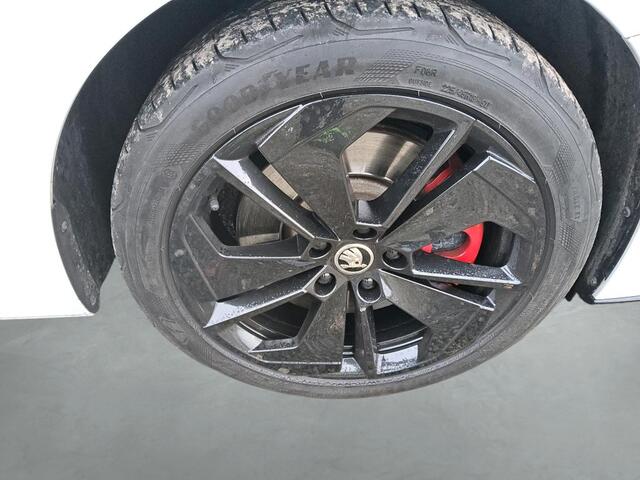 Skoda OCTAVIA 1.4 TSI RS iV 245pk PHEV Business / Trekhaak / Navigatie / Adaptive Cruise / Head Up