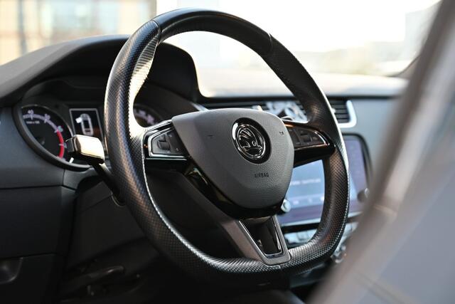 Skoda OCTAVIA Combi 1.5 Sport Business DSG CarPlay Cruise