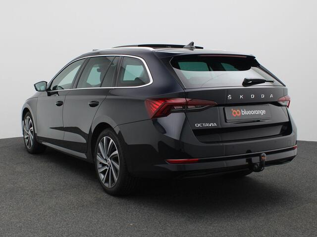 Skoda OCTAVIA Combi 1.5 TSI First Edition 150PK DSG Pano-Schuifdak, Trekhaak, Head-Up Display, 18" LM Velgen, Side Assist, Elektr. Achterklep, Stoelverwarming, Navi