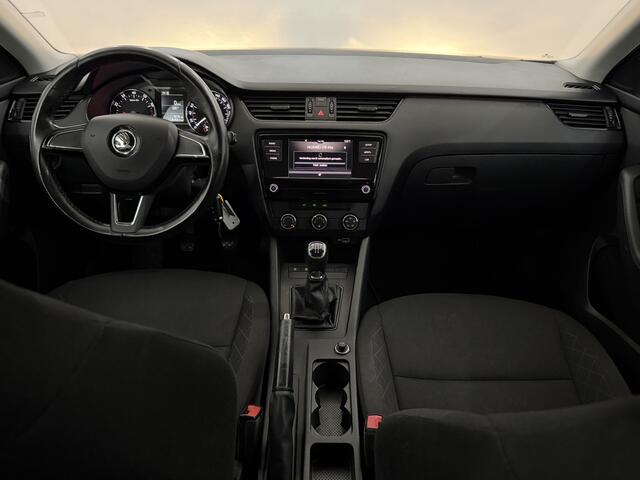 Skoda OCTAVIA Combi 1.2 TSI Greentech Ambition Businessline Airco, A start stop, Cruise control, Mistlamp, Radio, Bluetooth