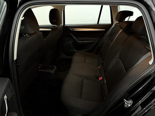 Skoda OCTAVIA Combi 1.2 TSI Greentech Ambition Businessline Airco, A start stop, Cruise control, Mistlamp, Radio, Bluetooth