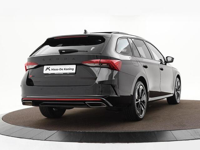 Skoda OCTAVIA Combi 1.4 TSI RS iV PHEV Business · Panoramadak · Elektrische stoelverstelling · Stoel, Stuur & achterbank verwarming · Apple/Android Car Play · Dodehoeksensor ·