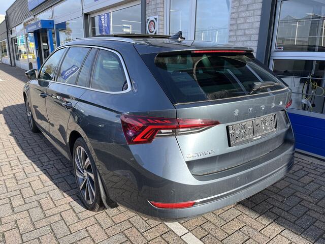 Skoda OCTAVIA Combi 1.4 TSI iV PHEV Style / AUTOMAAT/ PANO/ DCC/ DODEHOEK/ MEMORYSEAT/ PARK.SENSOR.V+A/ CAMERA/ STUUR+STOELVERWARM.V+A/ HEAD-UP/ KEYLESS/ ELEK.KLEP/ SMARTLINK/ ACC/ DAB/ CLIMA/ NAVI/ 18'' LMV