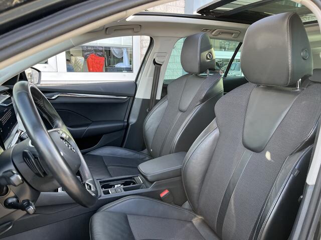 Skoda OCTAVIA Combi 1.4 TSI iV PHEV Style / AUTOMAAT/ PANO/ DCC/ DODEHOEK/ MEMORYSEAT/ PARK.SENSOR.V+A/ CAMERA/ STUUR+STOELVERWARM.V+A/ HEAD-UP/ KEYLESS/ ELEK.KLEP/ SMARTLINK/ ACC/ DAB/ CLIMA/ NAVI/ 18'' LMV