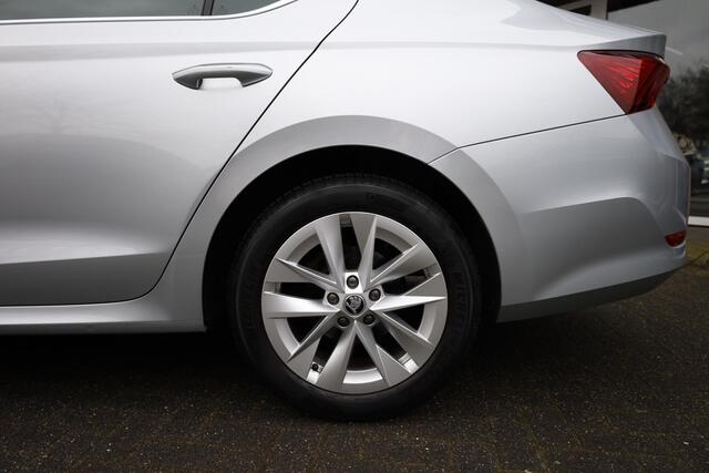 Skoda OCTAVIA 1.0 e-TSI Business Edition Plus STOELVERW. SFEERVERL. CARPLAY CAMERA DIGITAL-DASH ACC DAB LANE-ASSIST 2XPDC 17''LMV