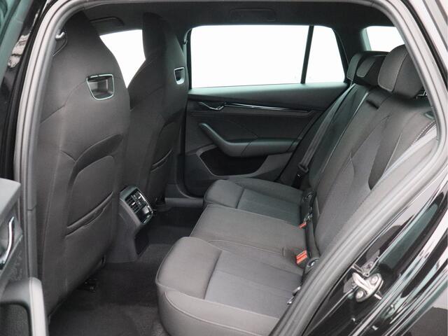 Skoda OCTAVIA Combi 1.0 e-TSI Sport Business/ automaat/ zeer mooi!