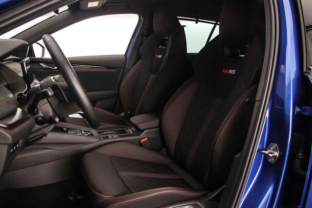 Skoda OCTAVIA Combi RS iV Business 1.4 TSI PHEV 245pk DSG Automaat Trekhaak, Adaptive cruise control, Head up display, LED matrix koplampen, Achteruitrijcamera, Verwarmde voorruit