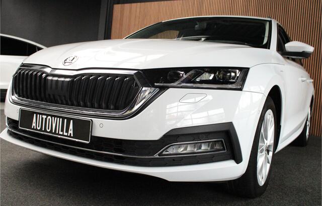 Skoda OCTAVIA Combi 1.4 TSI iV PHEV HUD Leder Memory Camera ACC Stuurverwarming Ambient Keyless Virtual