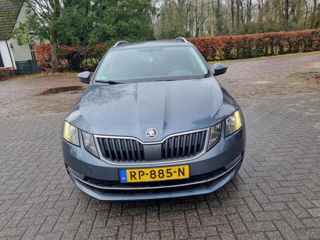 Skoda OCTAVIA Combi 1.6 TDI Grt Amb Bns