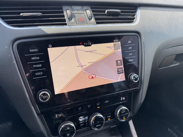 Skoda OCTAVIA Combi 1.5 TSI Greentech Sport Business Automaat B