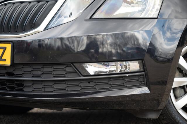 Skoda OCTAVIA Combi 1.0 TSI Greentech Business Edition | Navi | AppConnect | Trekhaak | Stoelverw. | DAB | Clima | Cruise