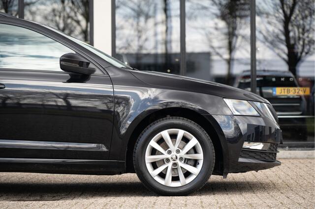 Skoda OCTAVIA Combi 1.0 TSI Greentech Business Edition | Navi | AppConnect | Trekhaak | Stoelverw. | DAB | Clima | Cruise