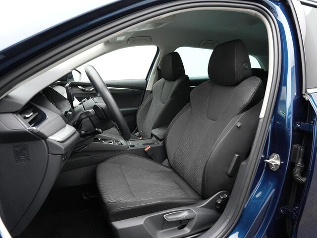 Skoda OCTAVIA Combi 1.0 e-TSI 110 pk DSG Business Edition Plus | Navigatie | Driving Mode Selection | Stuur-/stoelverwarming | Adaptive Cruise