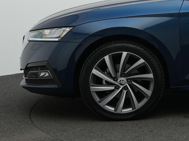 Skoda OCTAVIA Combi 1.0 e-TSI 110 pk DSG Business Edition Plus | Navigatie | Driving Mode Selection | Stuur-/stoelverwarming | Adaptive Cruise
