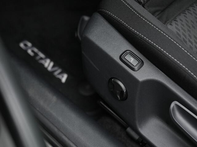 Skoda OCTAVIA Combi 1.4 TSI iV 204 pk PHEV Ambition | Matrix LED | Stuur-/achterbankverwarming | Achteruitrijcamera