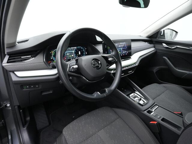 Skoda OCTAVIA Combi 1.4 TSI iV 204 pk PHEV Style | Geheugenstoel | Head-up display | Canton | Stuur-/achterbankverwarming