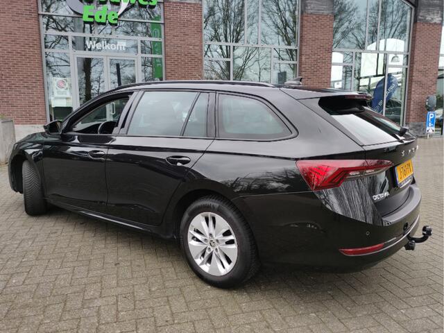 Skoda OCTAVIA Combi 1.0 TSI Business Edition Trekhaak - Getinte ruiten - Dealer onderhouden - NL auto