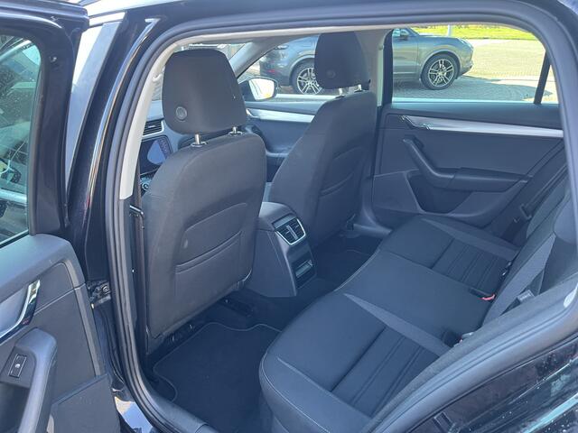 Skoda OCTAVIA Combi 1.0 TSI Greentech Ambition Business TREKHAAK CRUISE NAVI CARPLAY