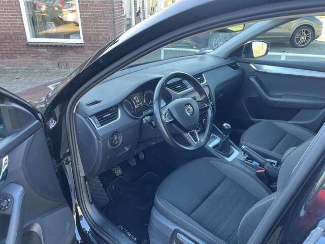 Skoda OCTAVIA Combi 1.0 TSI Greentech Ambition Business TREKHAAK CRUISE NAVI CARPLAY