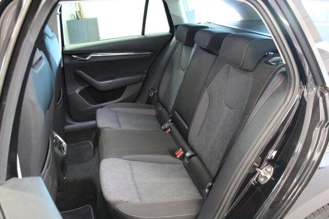 Skoda OCTAVIA Combi 1.0 TSI Business Edition Plus | STOEL-VERW | ACC | CAMERA | NAVIGATIE | CLIMA | CARPLAY | 17'LMV | LED |