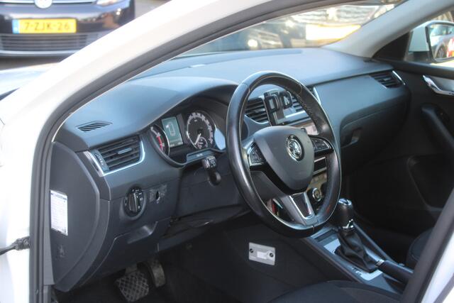 Skoda OCTAVIA Combi 1.0 TSI Greentech Ambition Business