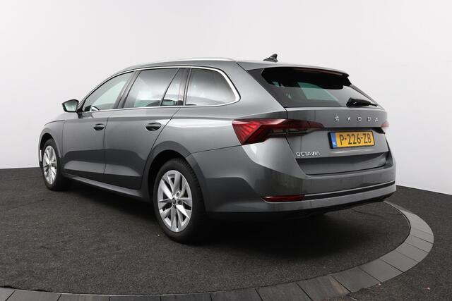Skoda OCTAVIA Combi 1.0 TSI Business Edition Plus | Stoelverwarming | Sfeerverlichting | Carplay/Android Auto |