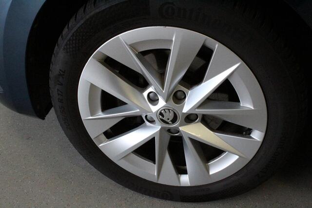 Skoda OCTAVIA Combi 1.0 TSI Business Edition | AFN-TRHAAK | CLIMA | STOEL-VERW | DAB | CARPLAY | E-KLEP | PDC | CRUISE |