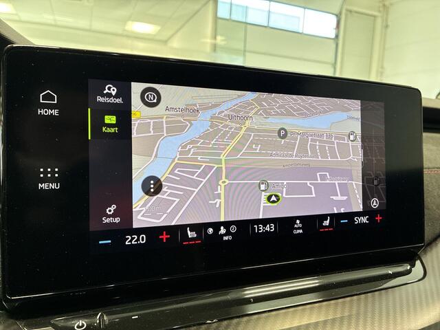 Skoda OCTAVIA 1.4 TSI 245pk DSG RS iV · Wegklapbare Trekhaak · Apple/Android Car Play · Navigatie · Cruise Control · Keyless · 18'' Inch ·