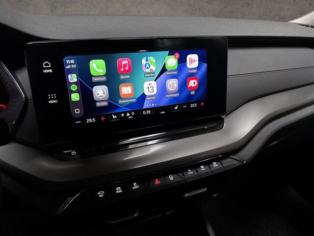 Skoda OCTAVIA Combi 1.0 e-TSI Sport Automaat (VIRTUAL COCKPIT, APPLE CARPLAY, GROOT NAVI, STOELVERWARMING, SPORTSTOELEN, PARKEERSENSOREN, KEYLESS, LM VELGEN, NIEUWE APK, NIEUWSTAAT)