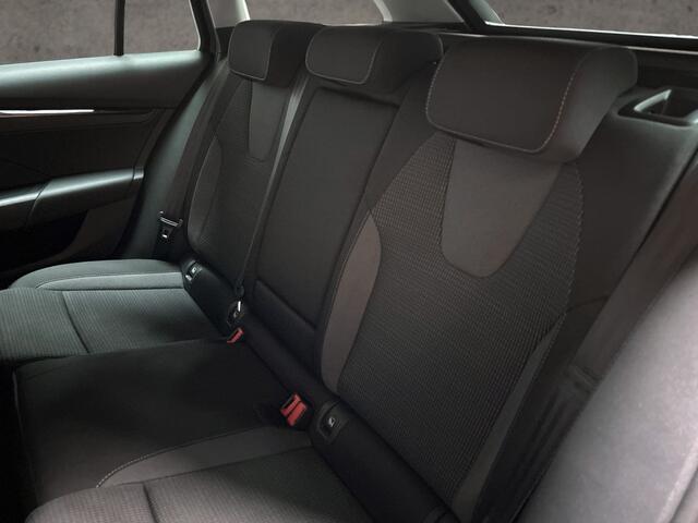 Skoda OCTAVIA Combi 1.0 e-TSI Sport Automaat (VIRTUAL COCKPIT, APPLE CARPLAY, GROOT NAVI, STOELVERWARMING, SPORTSTOELEN, PARKEERSENSOREN, KEYLESS, LM VELGEN, NIEUWE APK, NIEUWSTAAT)