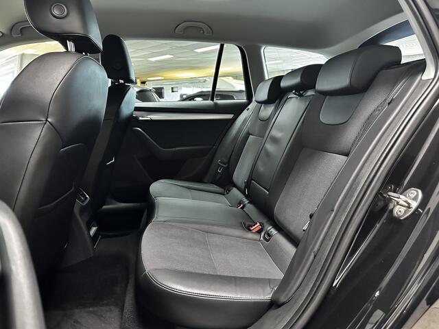 Skoda OCTAVIA Combi 1.0 TSI Greentech Business Edition/ Trekhaak/ Half-Leder/ 16'' LMV/ Extra getint glas/ Stoelverw./ Apple + Android/ Navi/ DAB+/ Clima/ Cruise/ Bluetooth/ Multi. Sportstuur/ Mistl./ PDC/ Chroom.