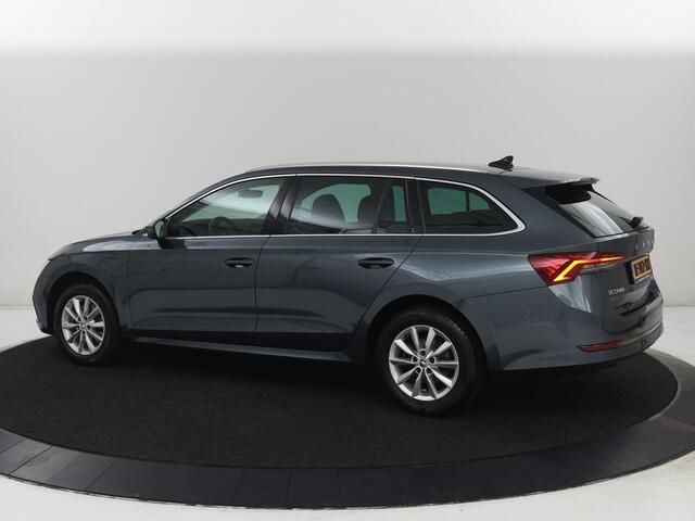 Skoda OCTAVIA 1.4 TSI iV PHEV Business Edition | Stoelverwarming | Carplay | Navigatie | Parkeerhulp | Digital Cockpit | Chrome pakket | Full LED | Climate control | Bluetooth | Cruise control | Plug In