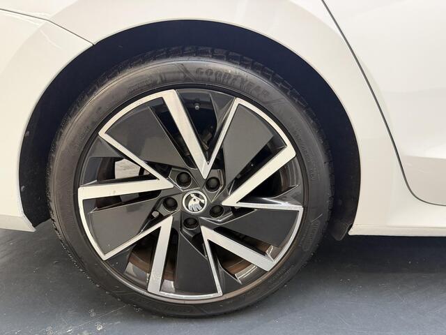 Skoda OCTAVIA Combi 1.0 TSI Sport Business | Park sens voor | Sportstoelen | Carplay | 1e eigenaar