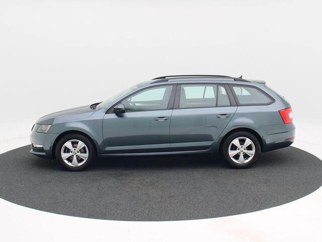 Skoda OCTAVIA Combi 1.5 TSi 150 Pk Automaat Style | Trekhaak | Cruise Control | Stoelverwarming | Camera | CarPlay | Climatronic | 16 Inch | 78.869 Km !!