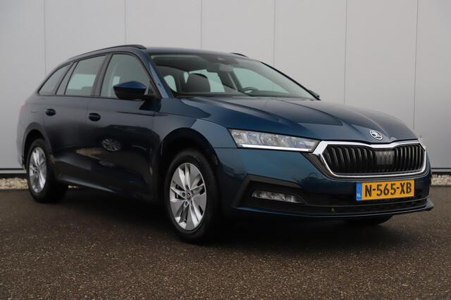 Skoda OCTAVIA Combi 1.0 e-TSI Ambition Automaat Virtual Cockpit Navigatie Carplay Android LMV LED Clima Cruise Lane Assist