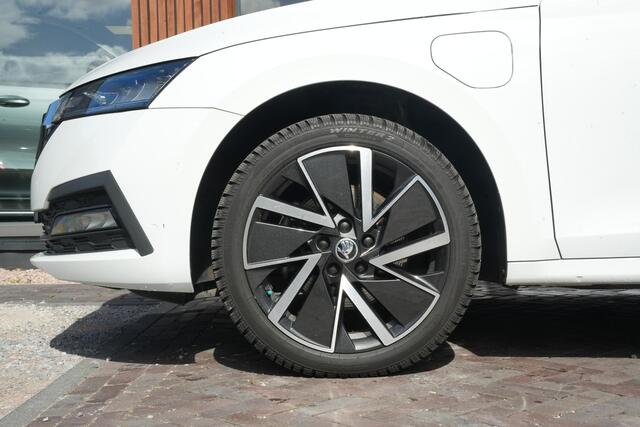 Skoda OCTAVIA Combi 1.4 TSI iV PHEV Business Edition Adaptieve Cruise Virtual Dash Navi Trekhaak