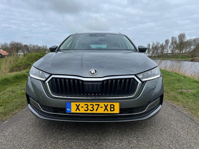 Skoda OCTAVIA Combi 1.0 TSI Business Edition Plus Elec. Trekhaak / Stuur/Stoel verwarming