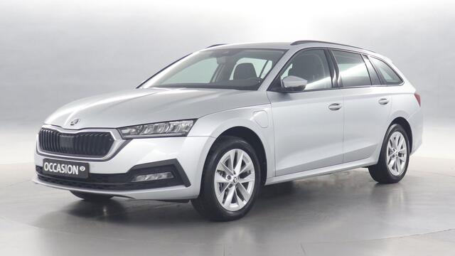 Skoda OCTAVIA Combi 1.4 TSI 204pk iV PHEV Business Edition DSG / Navigatie / Cruise Control / Parkeersensoren