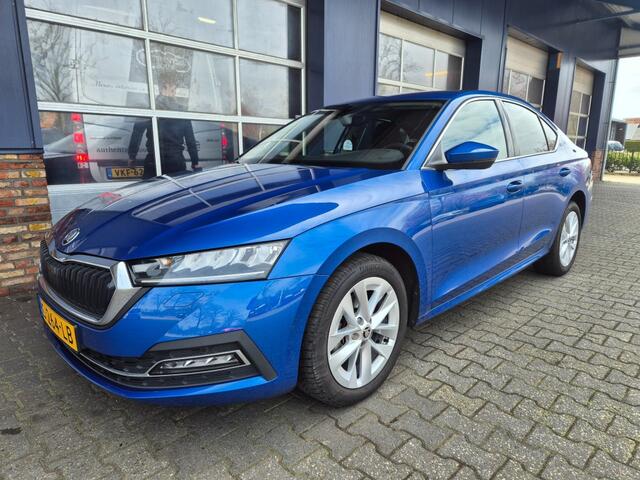 Skoda OCTAVIA 1.0 E-TSI Bussines Edition Plus, Automaat, Trekhaak, Stuur/stoel verwarming, ACC Carplay, ALL IN Prijs!